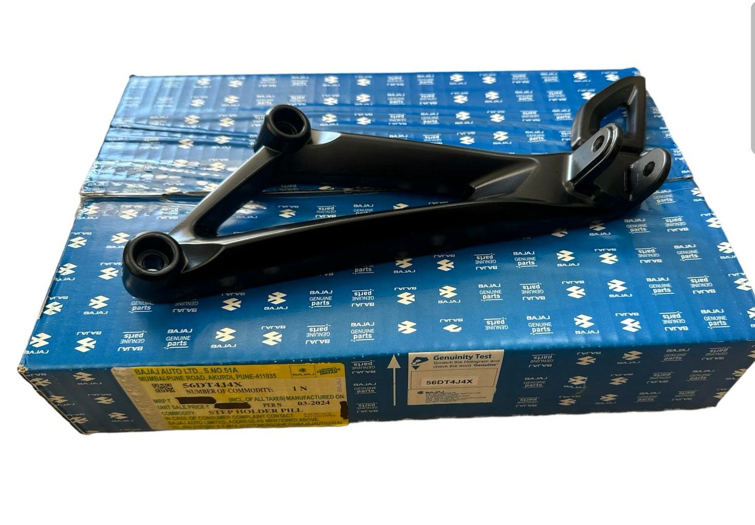 BAJAJ PULSAR RS 200 YOLCU BASAMAK DEMİRİ SOL SİYAH 56DT4J4X ORİJİNAL