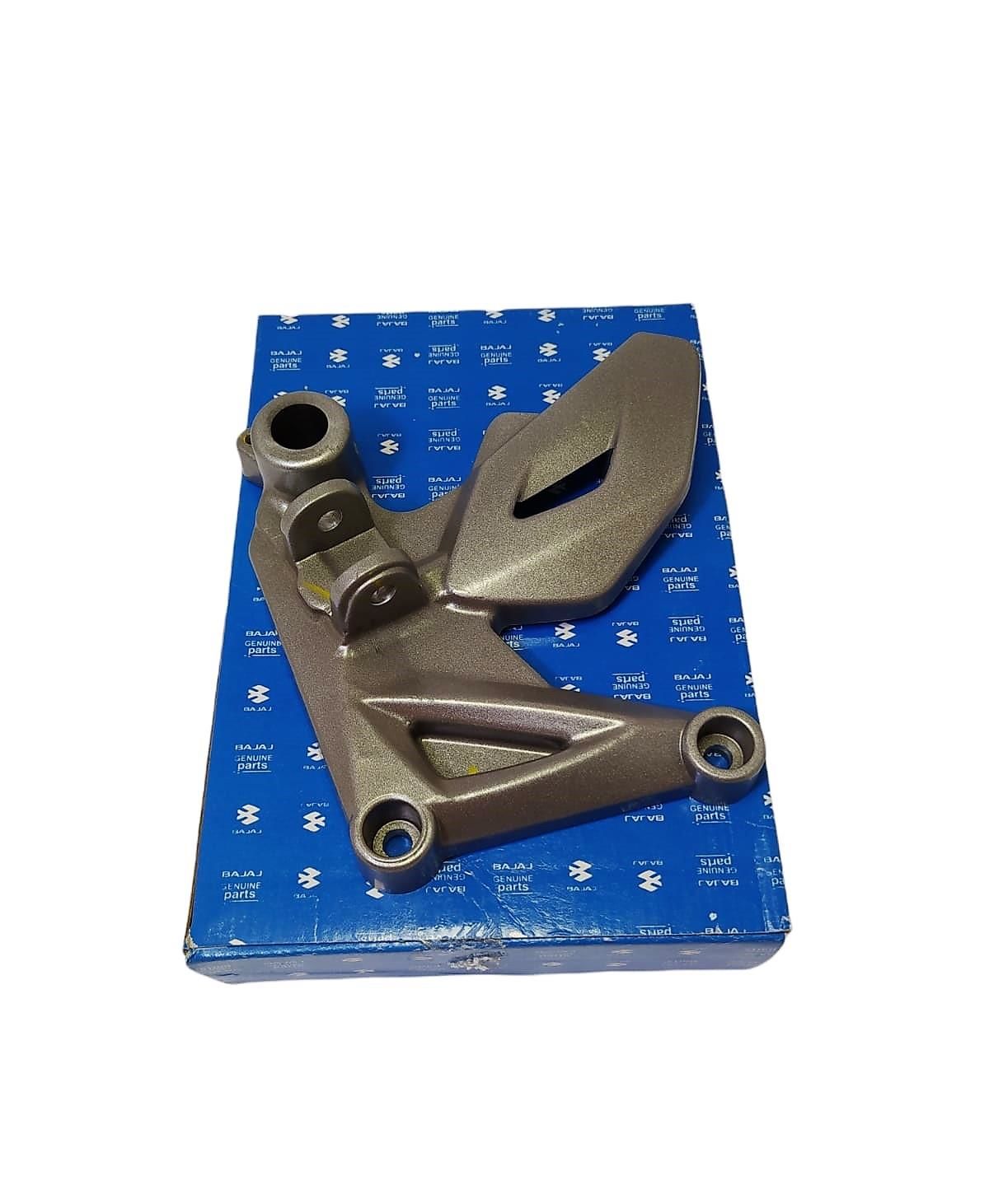 BAJAJ PULSAR NS150-NS160-NS200-RS200 GRİ SAĞ SÜRÜCÜ BASAMAK DEMİRİ 56JL3Y6B